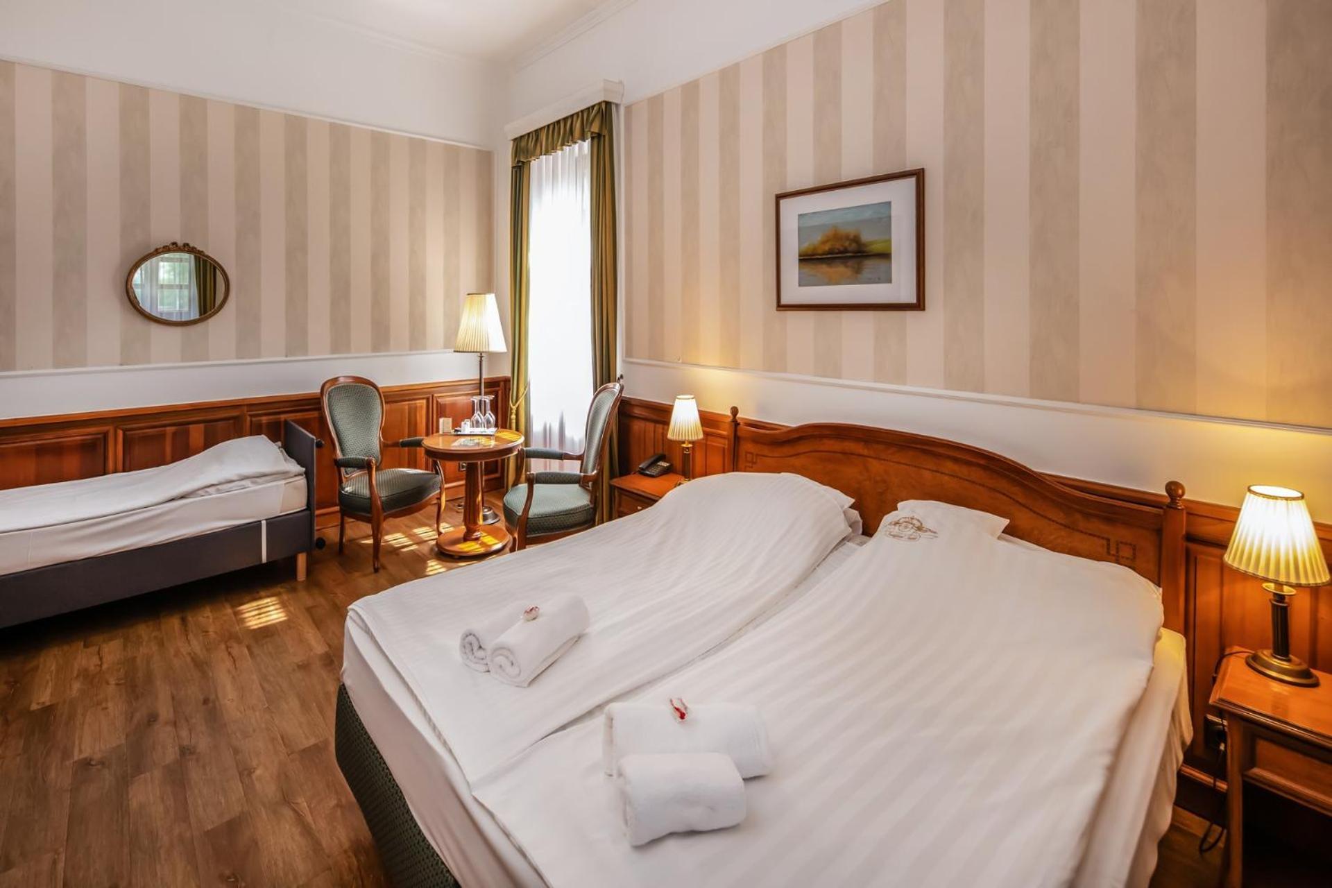 Kastelyhotel Sasvar Resort Парадшашвар Экстерьер фото