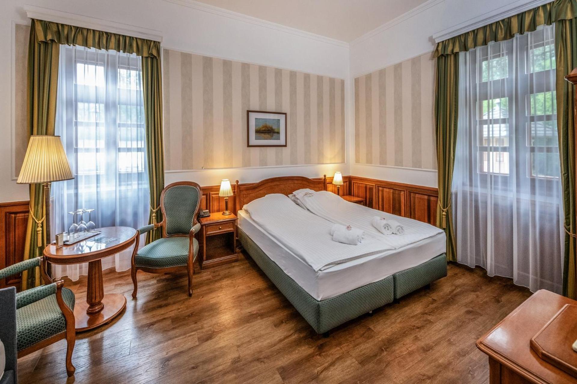Kastelyhotel Sasvar Resort Парадшашвар Экстерьер фото