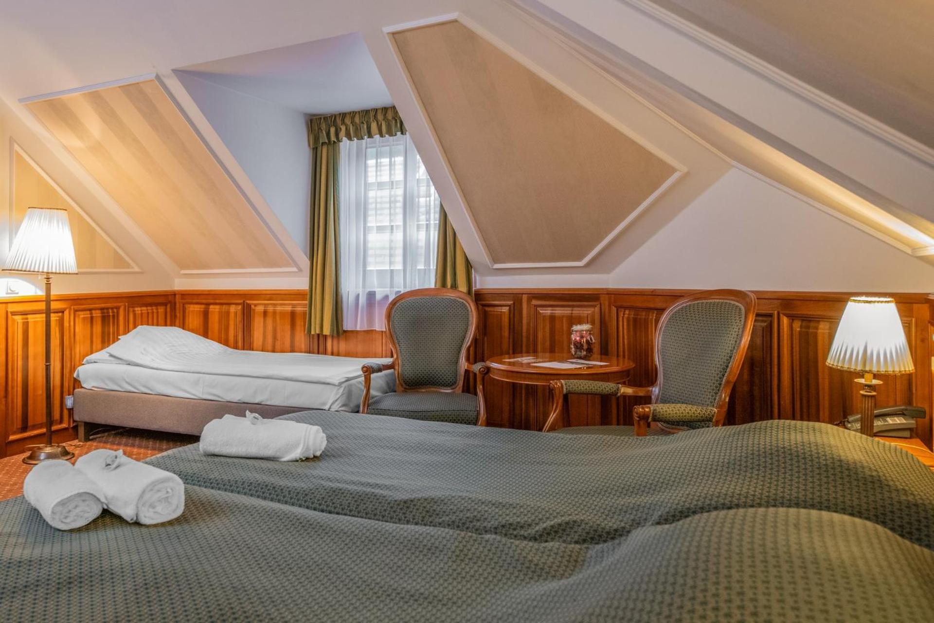 Kastelyhotel Sasvar Resort Парадшашвар Экстерьер фото