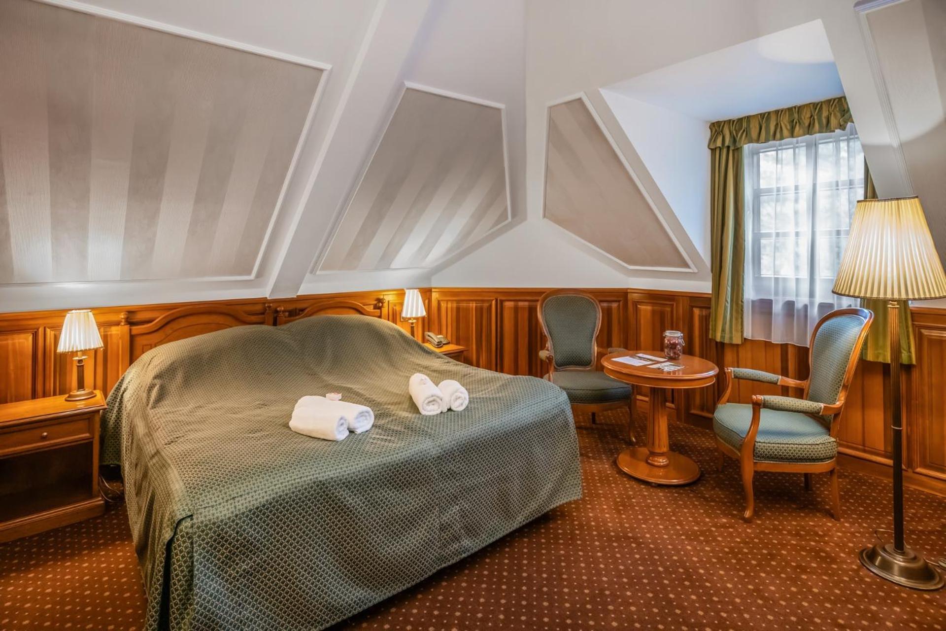 Kastelyhotel Sasvar Resort Парадшашвар Экстерьер фото